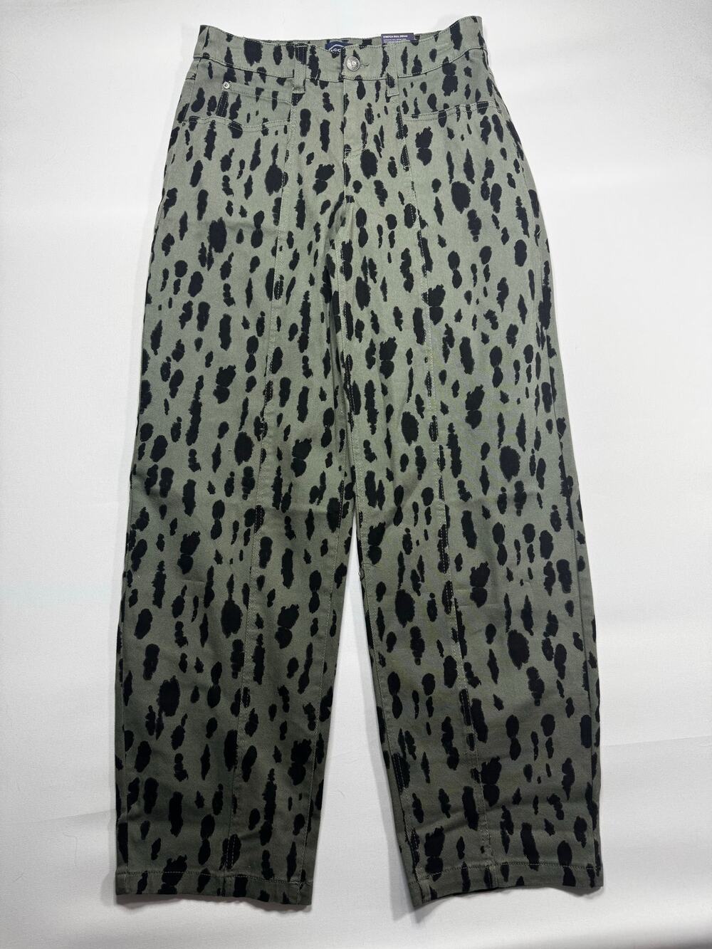 NWT Scoop Women's Leopard Print Green Black Barrel Jeans - Size 4/32" (30x31)*